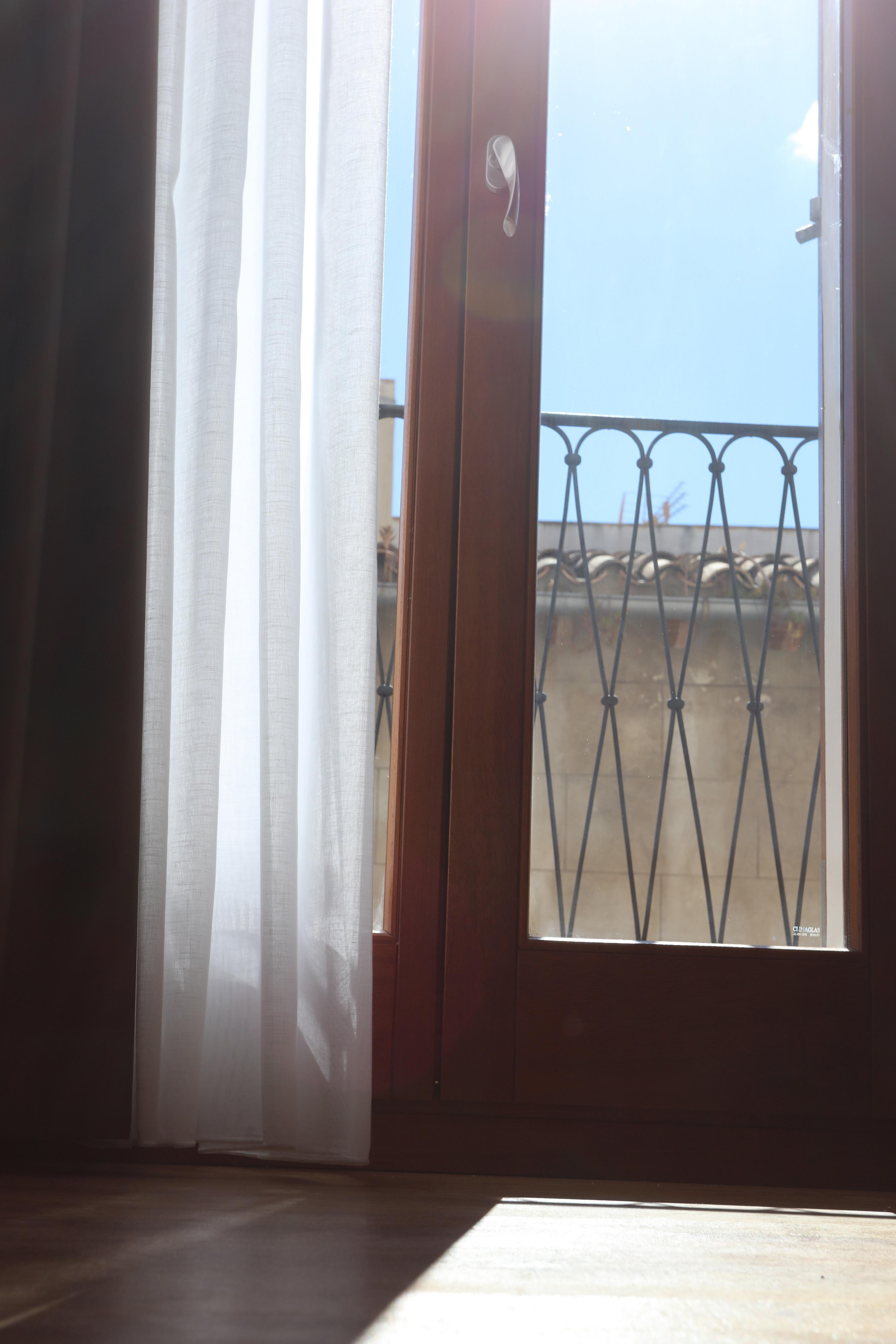 Bo Hotel Palma Exteriér fotografie The window of a room in Barcelona, Spain.