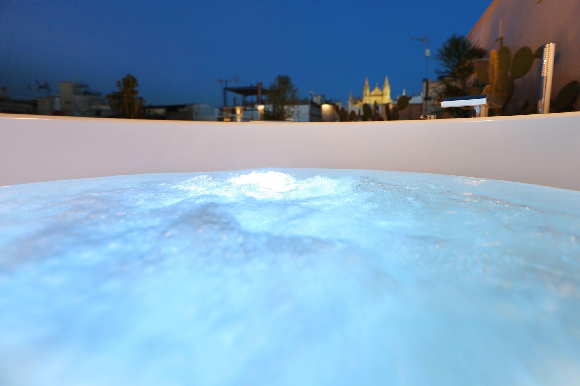 Bo Hotel Palma Exteriér fotografie "The view of the city from the bathtub"