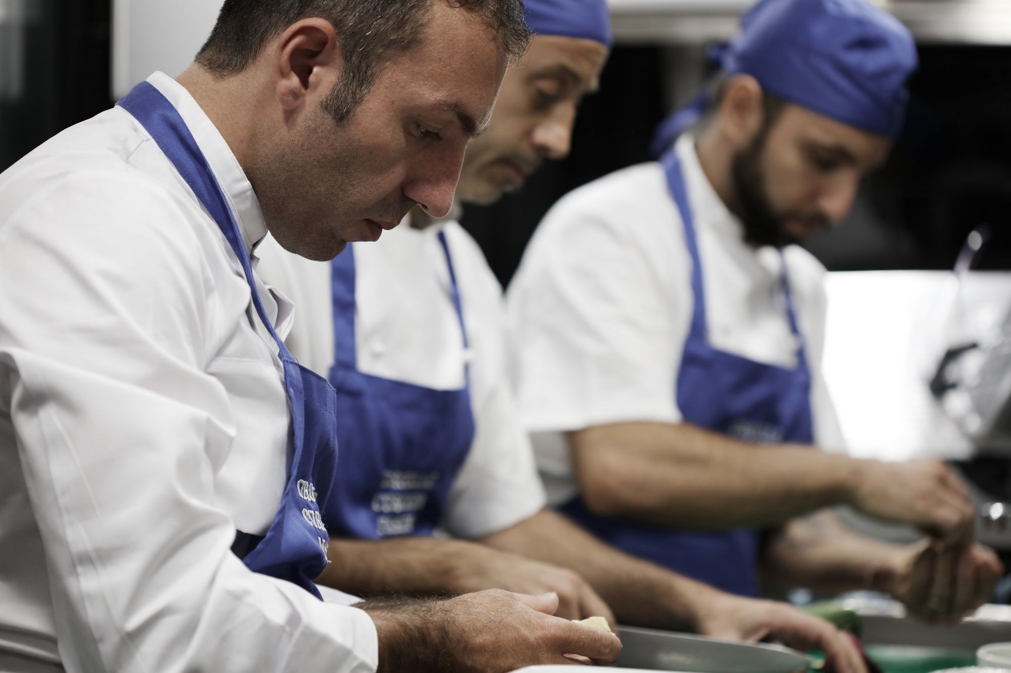 Bo Hotel Palma Exteriér fotografie Chef preparing food in a kitchen